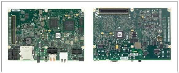 Obr. 1 Čelní strana sbRIO-9626 s konektorem IDC s 50 vývody (vlevo) a RMC konektor (vpravo)